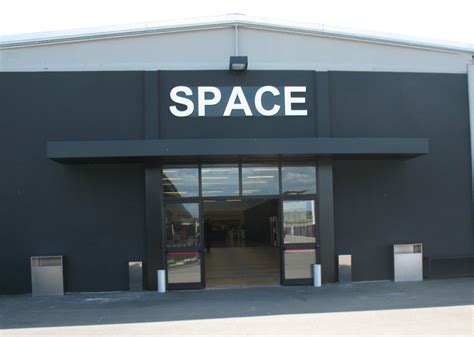 space outlet montevarchi.